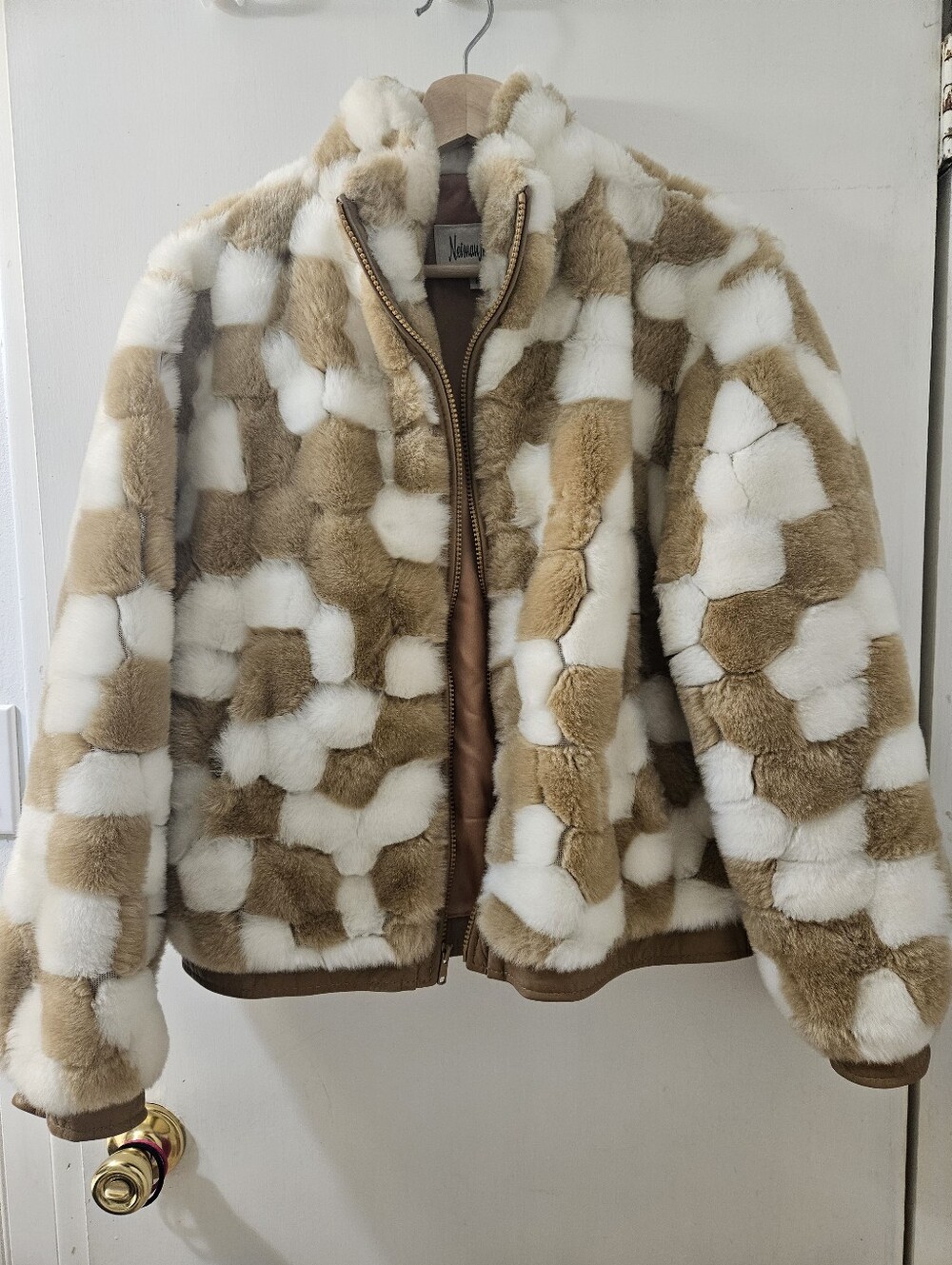NEIMAN MARCUS Luxe Patchwork Fur Jacket Coat Tan Ivory Neutral Statement Piece M